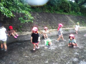 新間谷川に水遊びに行きました🐟✨